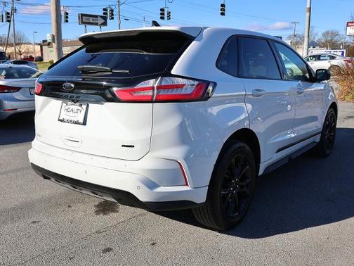 2023 Ford Edge SE