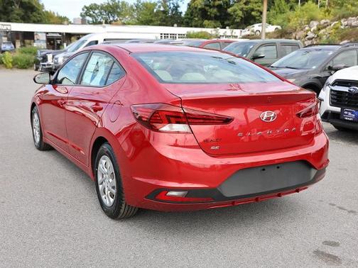 2019 Hyundai ELANTRA SE