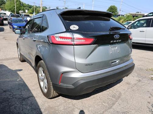 ICONIC SILVER 2024 Ford Edge SE