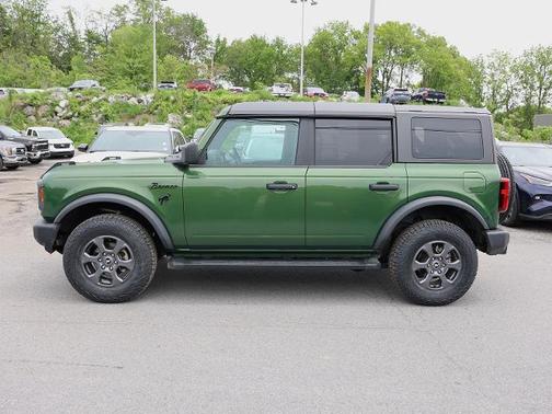 ERUPTION GREEN METALLIC 2023 Ford Bronco BIG BEND