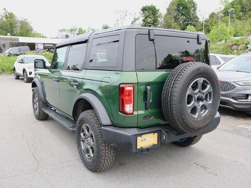 ERUPTION GREEN METALLIC 2023 Ford Bronco BIG BEND