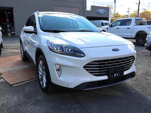 2022 Ford Escape TITANIUM
