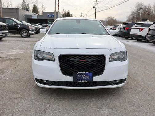 2022 Chrysler 300 S