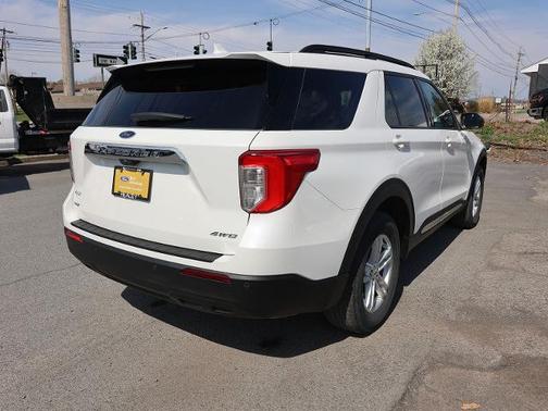 STAR WHITE MET TRI-COAT 2023 Ford Explorer XLT