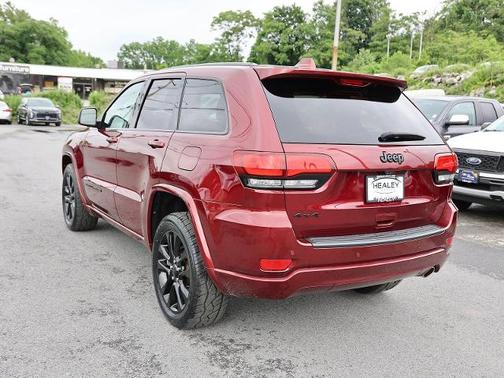 2021 Jeep Grand Cherokee LAREDO