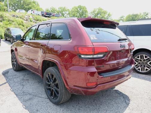 2021 Jeep Grand Cherokee LAREDO