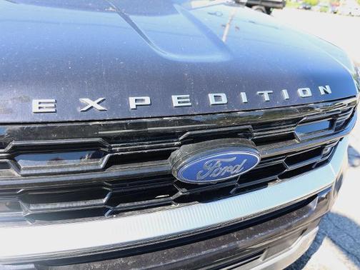 AGATE BLACK METALLIC 2025 Ford Expedition PLATINUM