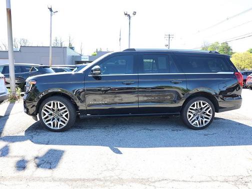 AGATE BLACK METALLIC 2025 Ford Expedition PLATINUM