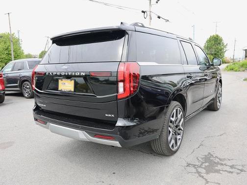 AGATE BLACK METALLIC 2025 Ford Expedition PLATINUM