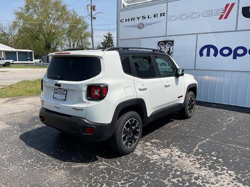 2023 Jeep Renegade Trailhawk