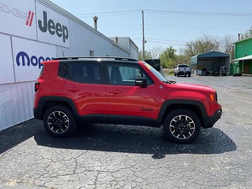 2023 Jeep Renegade Trailhawk