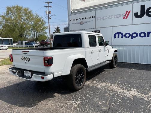 2023 Jeep Gladiator Overland