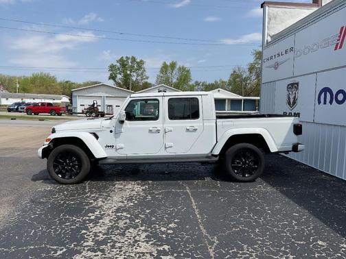 2023 Jeep Gladiator Overland