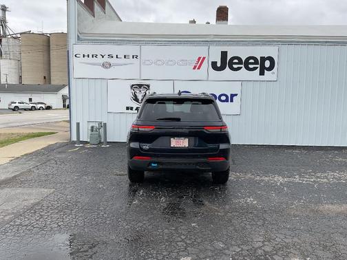 2023 Jeep Grand Cherokee 4xe Trailhawk