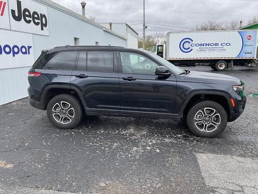 2023 Jeep Grand Cherokee 4xe Trailhawk