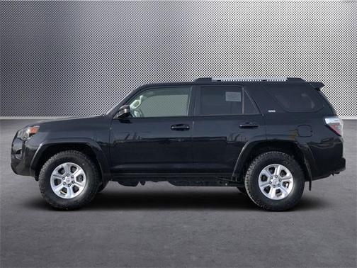 Photo 1 of 21 of 2021 Toyota 4Runner SR5