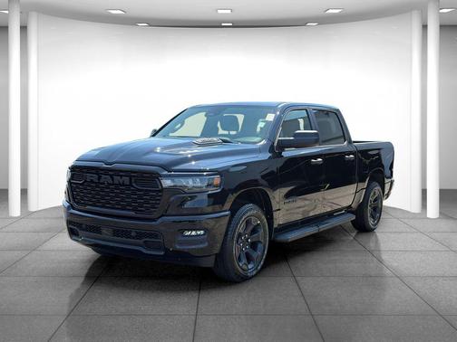 Diamond Black Crystal Pearlcoat 2026 RAM 1500 Express