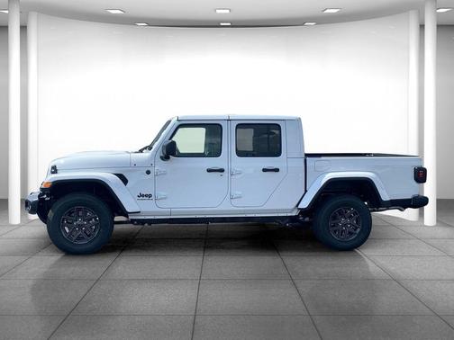Bright White Clearcoat 2025 Jeep Gladiator Sport S