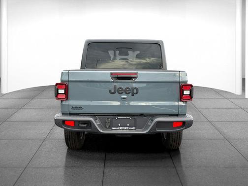 Anvil Clearcoat 2026 Jeep Gladiator Sport S