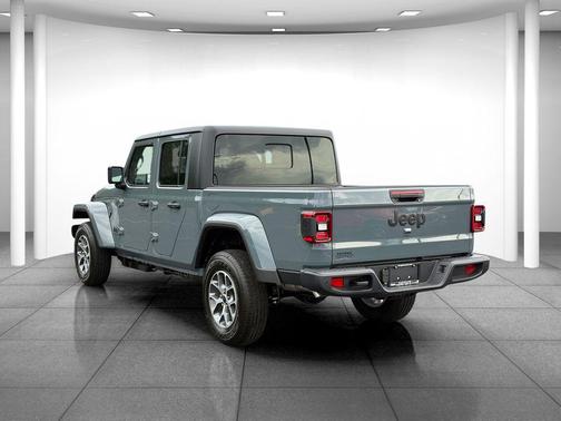 Anvil Clearcoat 2026 Jeep Gladiator Sport S