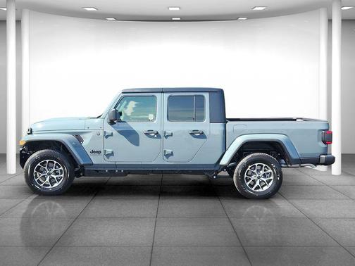 Anvil Clearcoat 2026 Jeep Gladiator Sport S