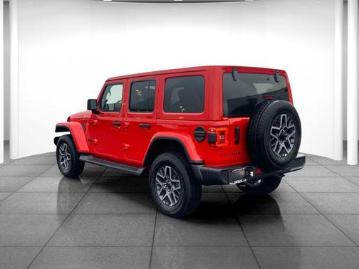 2026 Jeep Wrangler 4-Door Sahara 4x4