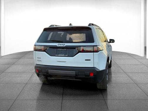 2026 Jeep Cherokee Overland