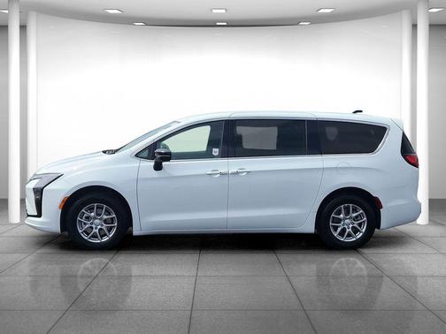 Pw7 2027 Chrysler Pacifica L