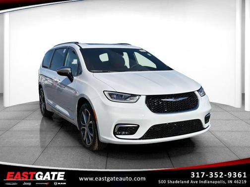 Bright White Clearcoat 2026 Chrysler Pacifica L