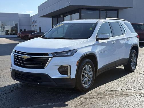2023 Chevrolet Traverse LT Cloth