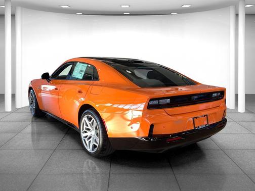 Peel Out 2026 Dodge Charger R/T Scat Pack