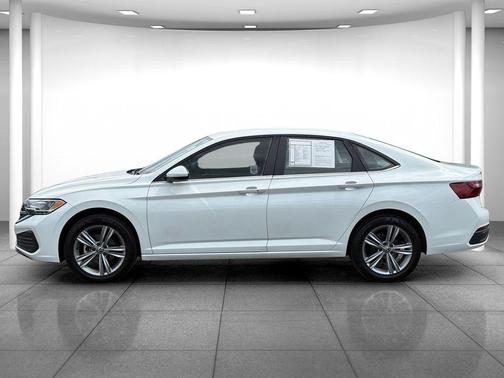 Opal White Pearl 2023 Volkswagen Jetta 1.5T SE