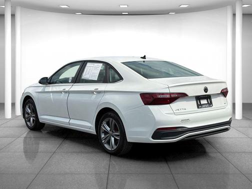 Opal White Pearl 2023 Volkswagen Jetta 1.5T SE