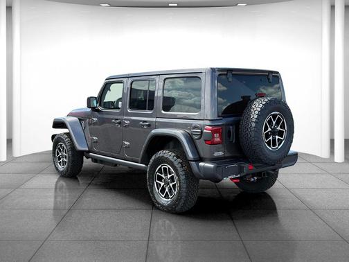 Granite Crystal Metallic Clearcoat 2026 Jeep Wrangler Rubicon