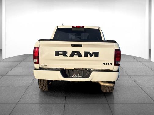 2017 RAM 1500 Night Crew Cab 4x4 5'7' Box