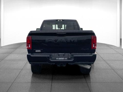 2026 RAM 3500 Big Horn Crew Cab 4x4 6'4' Box