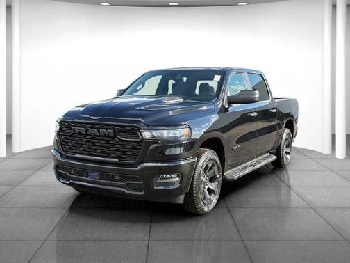Diamond Black Crystal Pearlcoat 2026 RAM 1500 Express