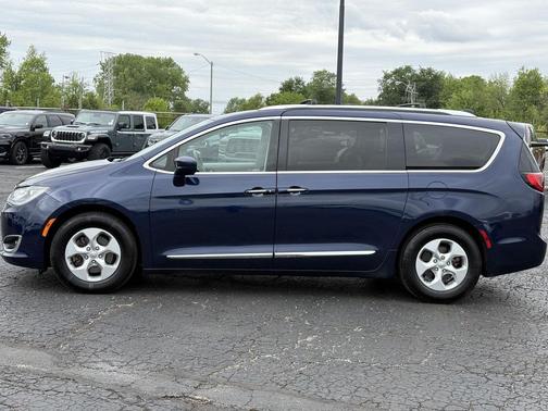 Jazz Blue Pearlcoat 2017 Chrysler Pacifica Touring-L