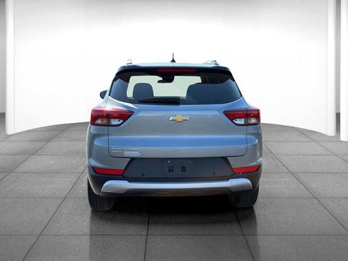 Sterling Gray Metallic 2024 Chevrolet Trailblazer LT
