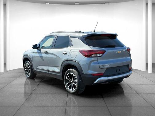 Sterling Gray Metallic 2024 Chevrolet Trailblazer LT