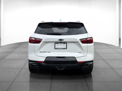 Iridescent Pearl Tricoat 2021 Chevrolet Blazer RS