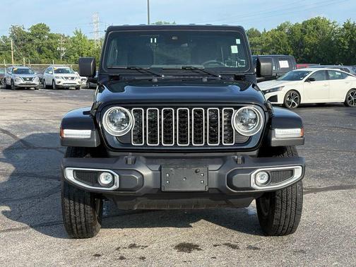 Black Clearcoat 2025 Jeep Wrangler 4-Door Sahara 4x4