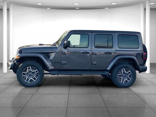 Granite Crystal Metallic Clearcoat 2025 Jeep Wrangler 4-Door Sahara 4x4