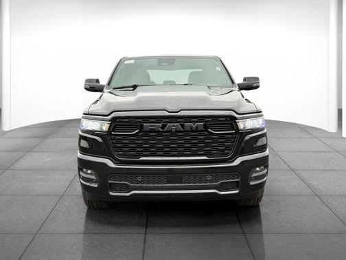 Diamond Black Crystal Pearlcoat 2026 RAM 1500 Big Horn/Lone Star