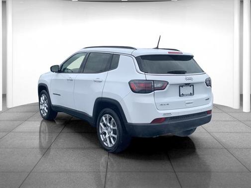 2023 Jeep Compass Latitude Lux