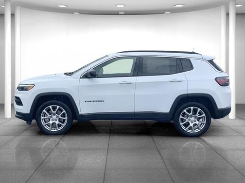 2023 Jeep Compass Latitude Lux