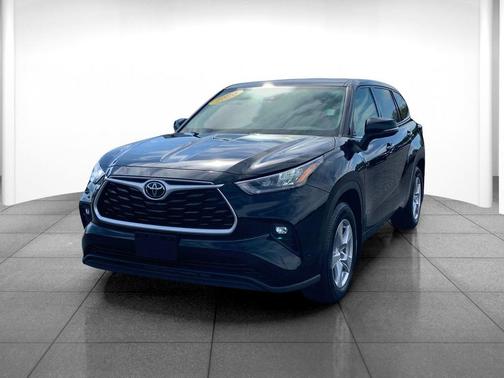 2020 Toyota Highlander LE