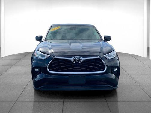 2020 Toyota Highlander LE