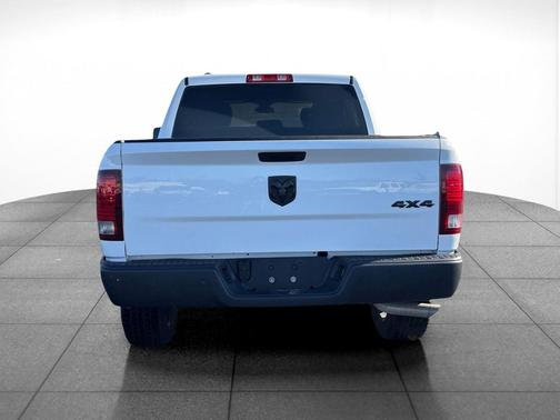 2024 RAM 1500 Classic Warlock Crew Cab 4x4 5'7' Box