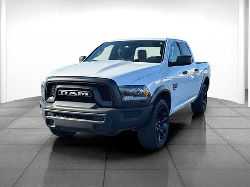 2024 RAM 1500 Classic Warlock Crew Cab 4x4 5'7' Box